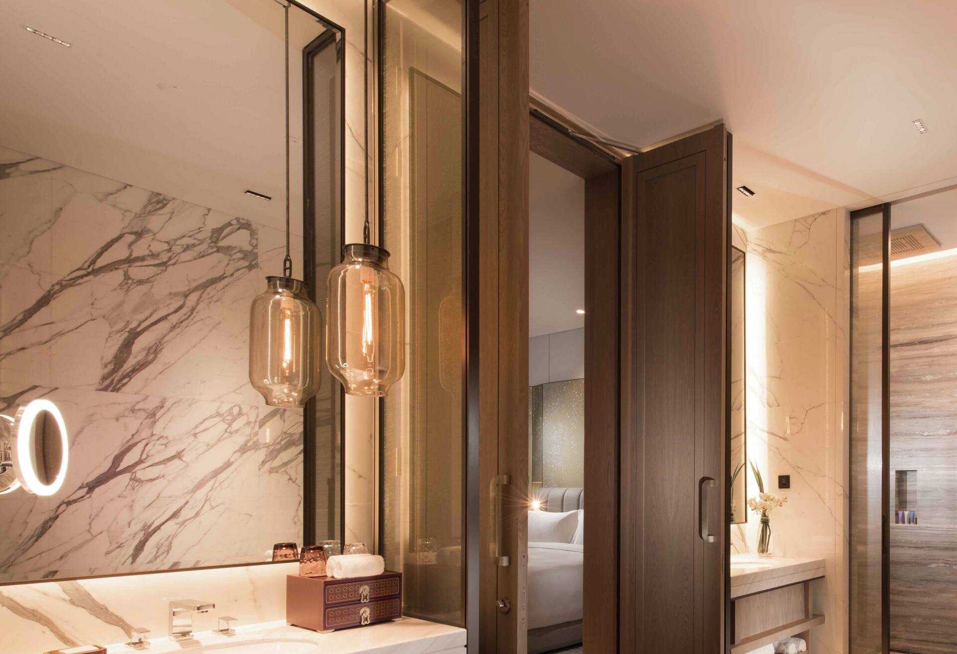 Conrad Suite thumbnail 5