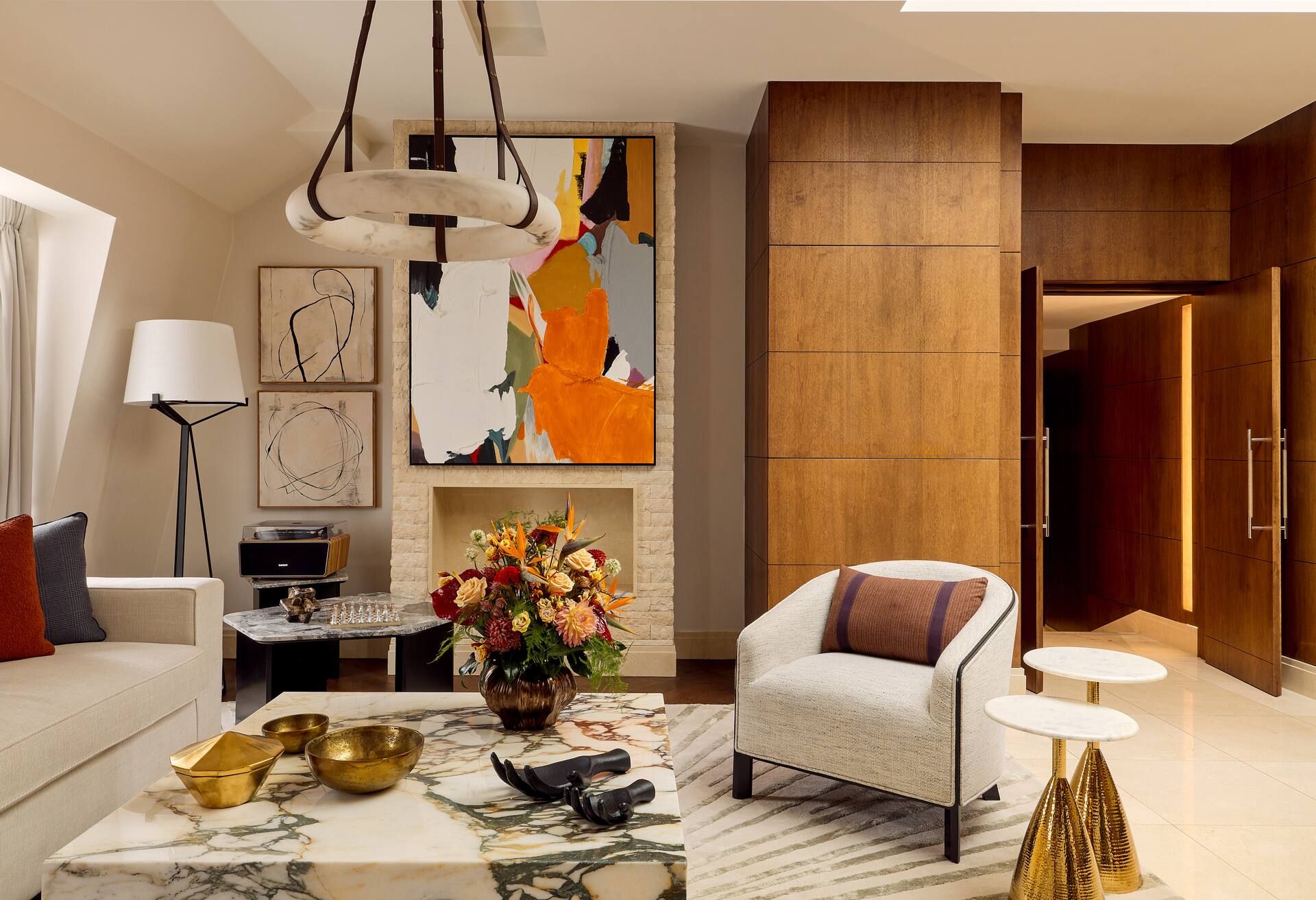 Conrad Suite with Lounge Access thumbnail 5