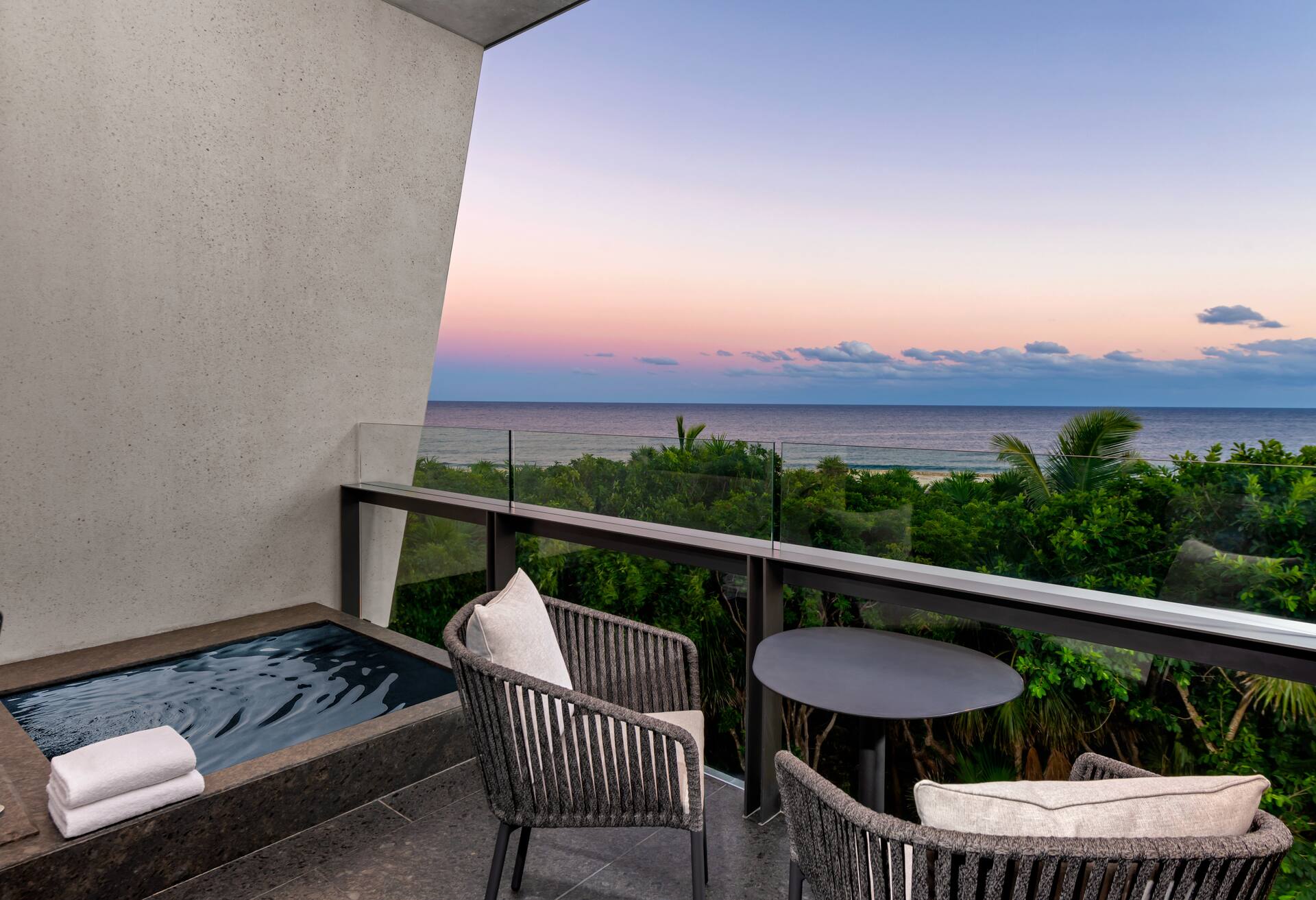 Ocean View Guestroom with King Bed thumbnail 6