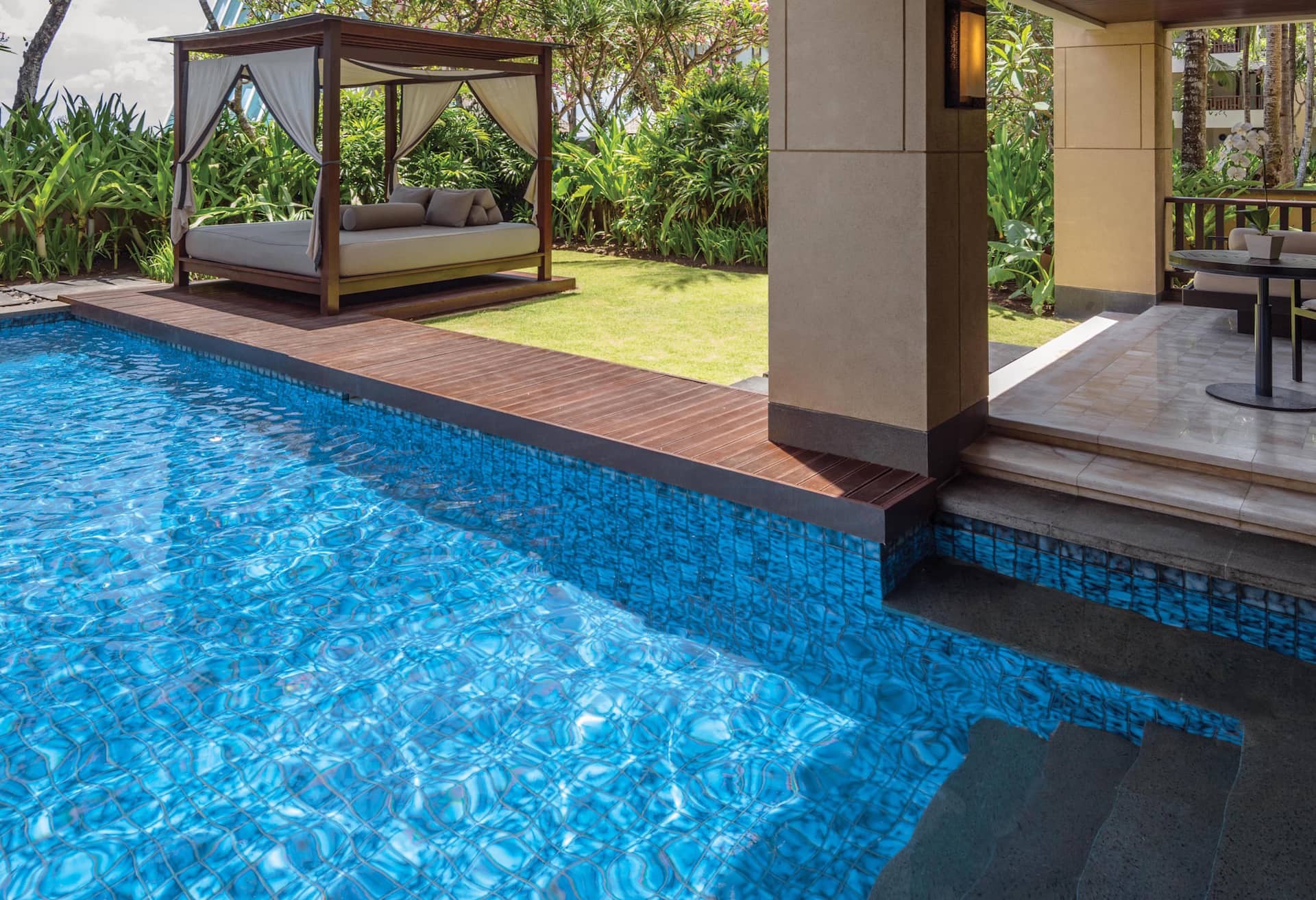 Conrad Pool Suite King photo 3