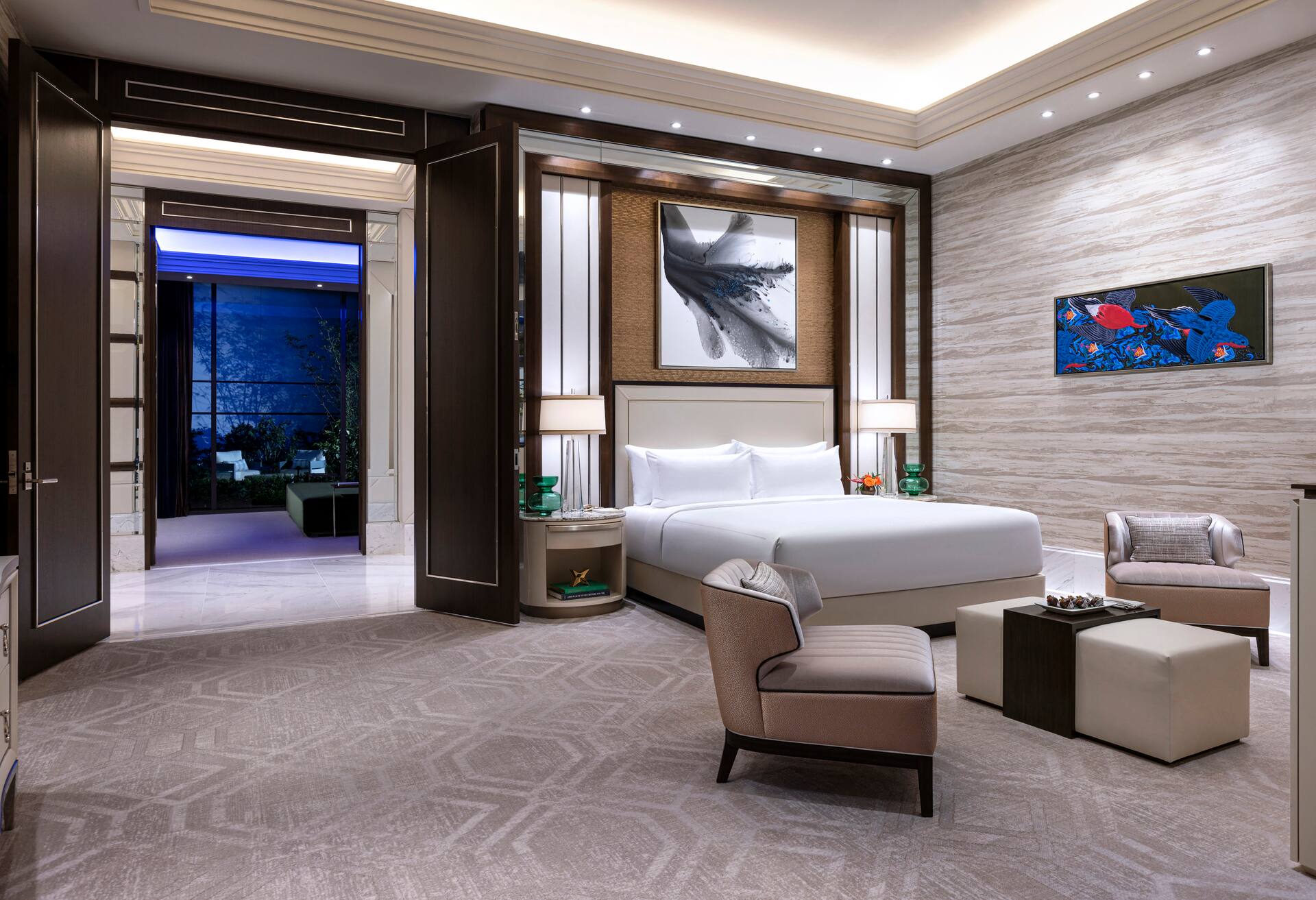 Four Bedroom Palace - 3 Kings/2 Queens