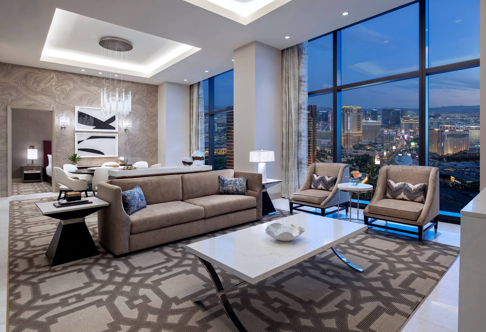Stripview 1 Bedroom Entertainment Suite-1 Kng