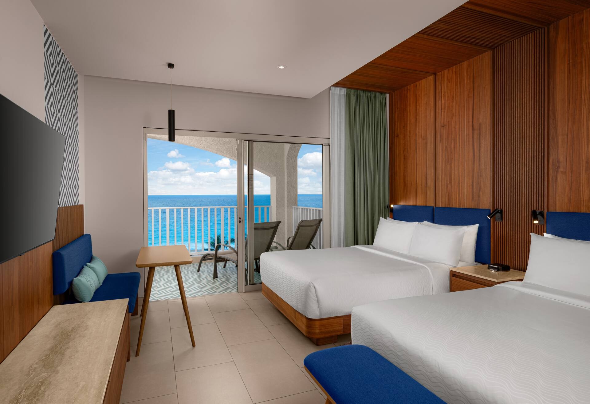 Enclave Beachfront Room - 2 Queen - Terrace