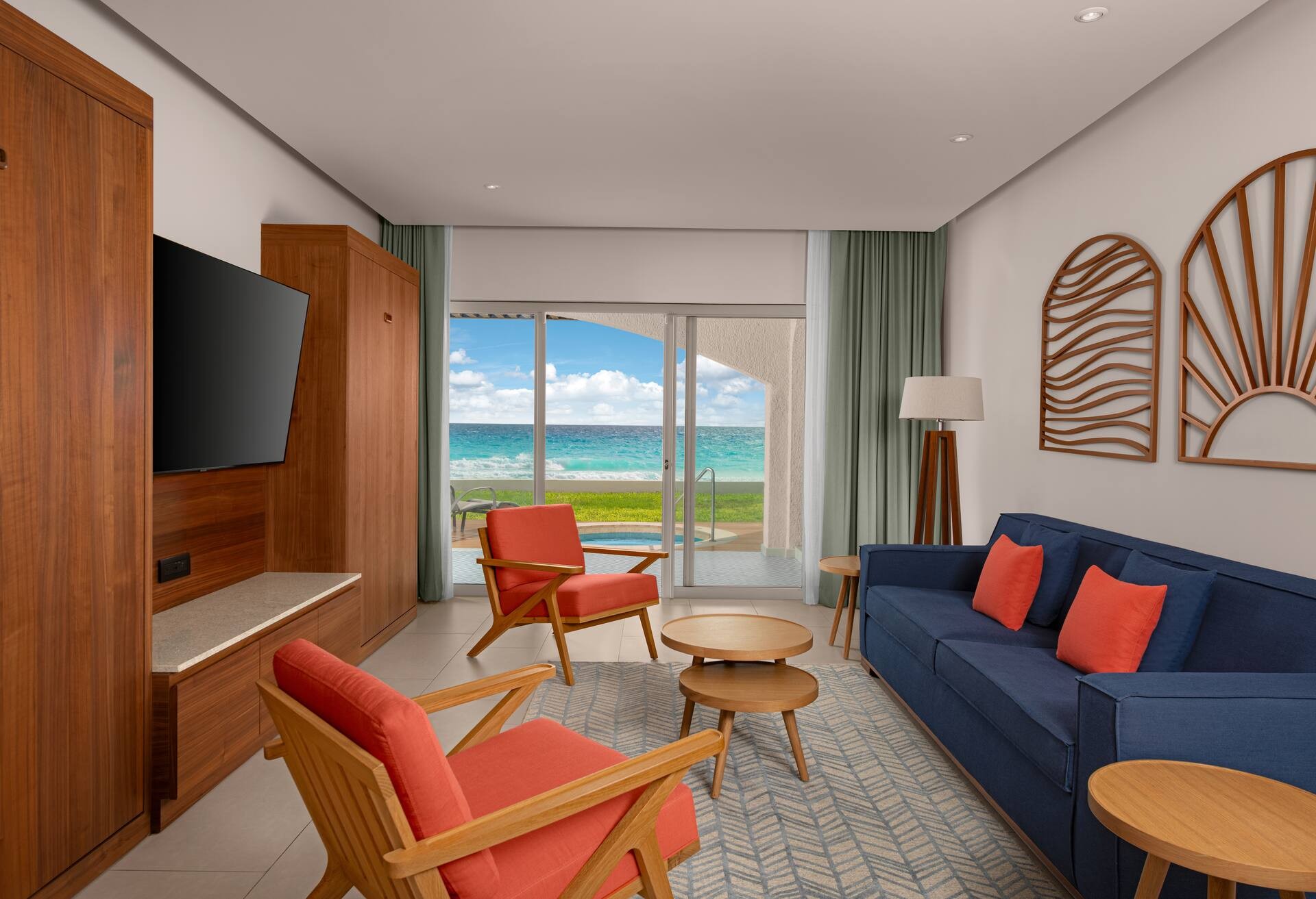 Enclave Beachfront King Room with Murphy (Non Smoking) thumbnail 5