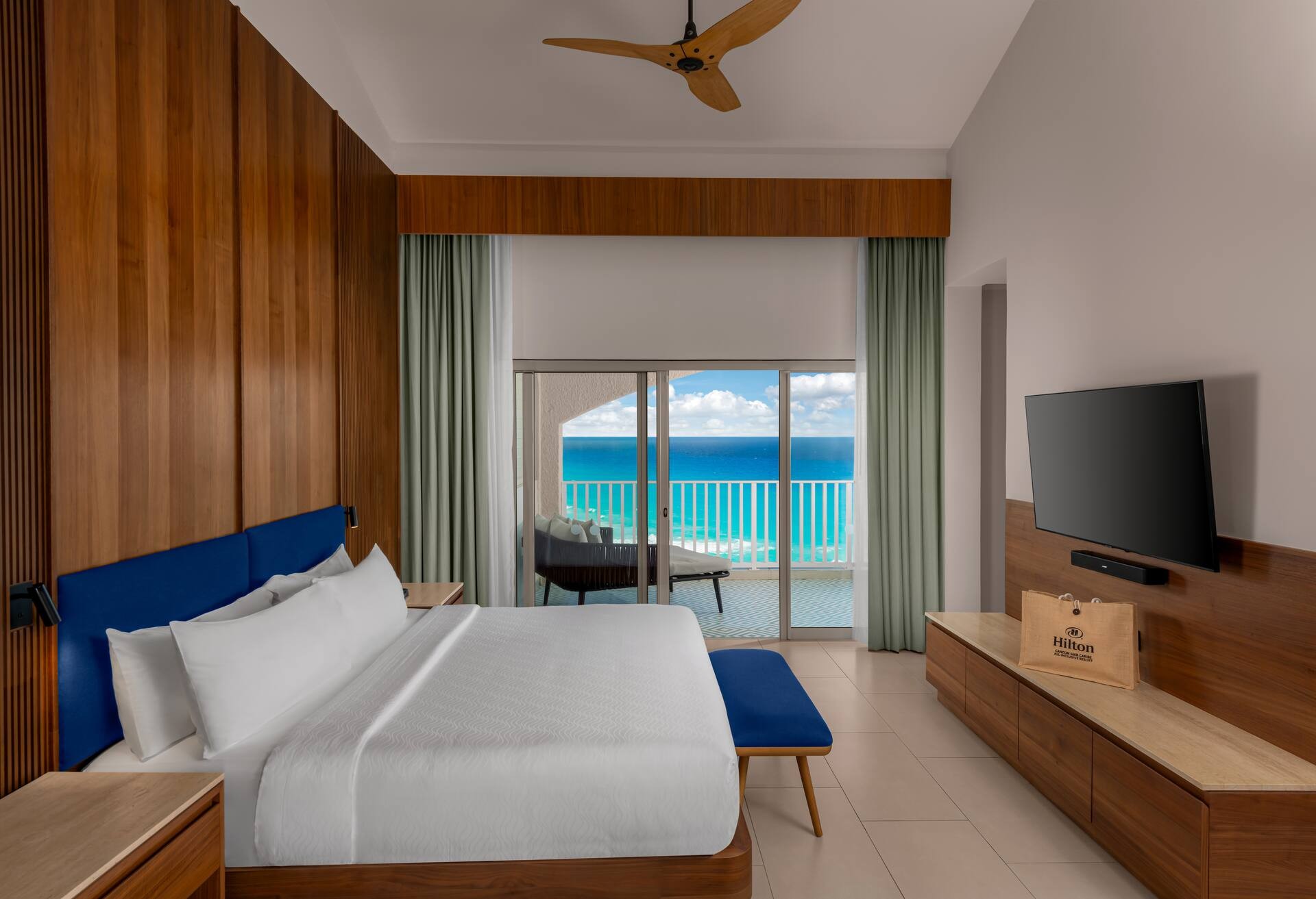Premium Queen Room with Two Queen Beds (Non Smoking)