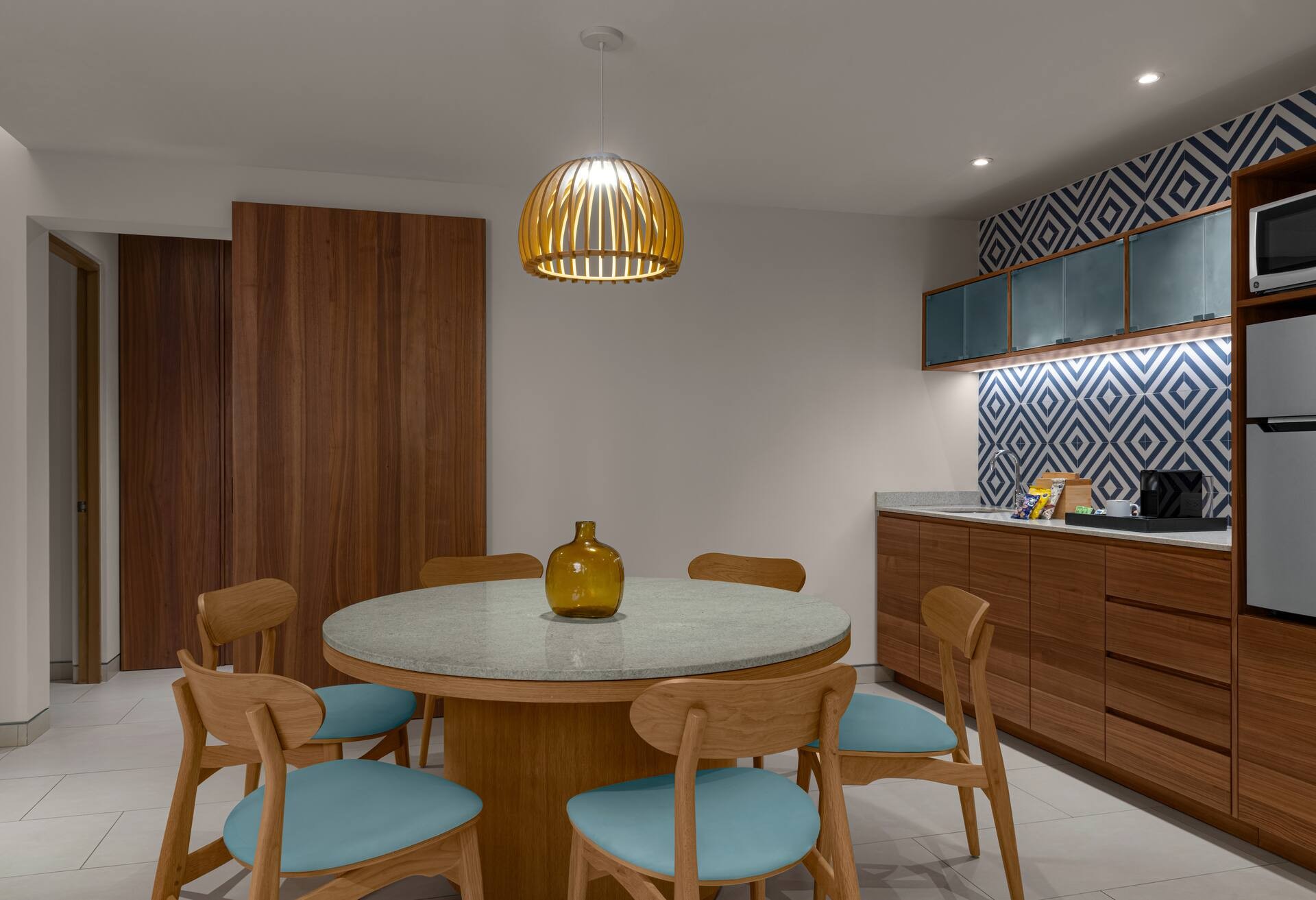 Enclave Beachfront King Room with Murphy (Non Smoking)