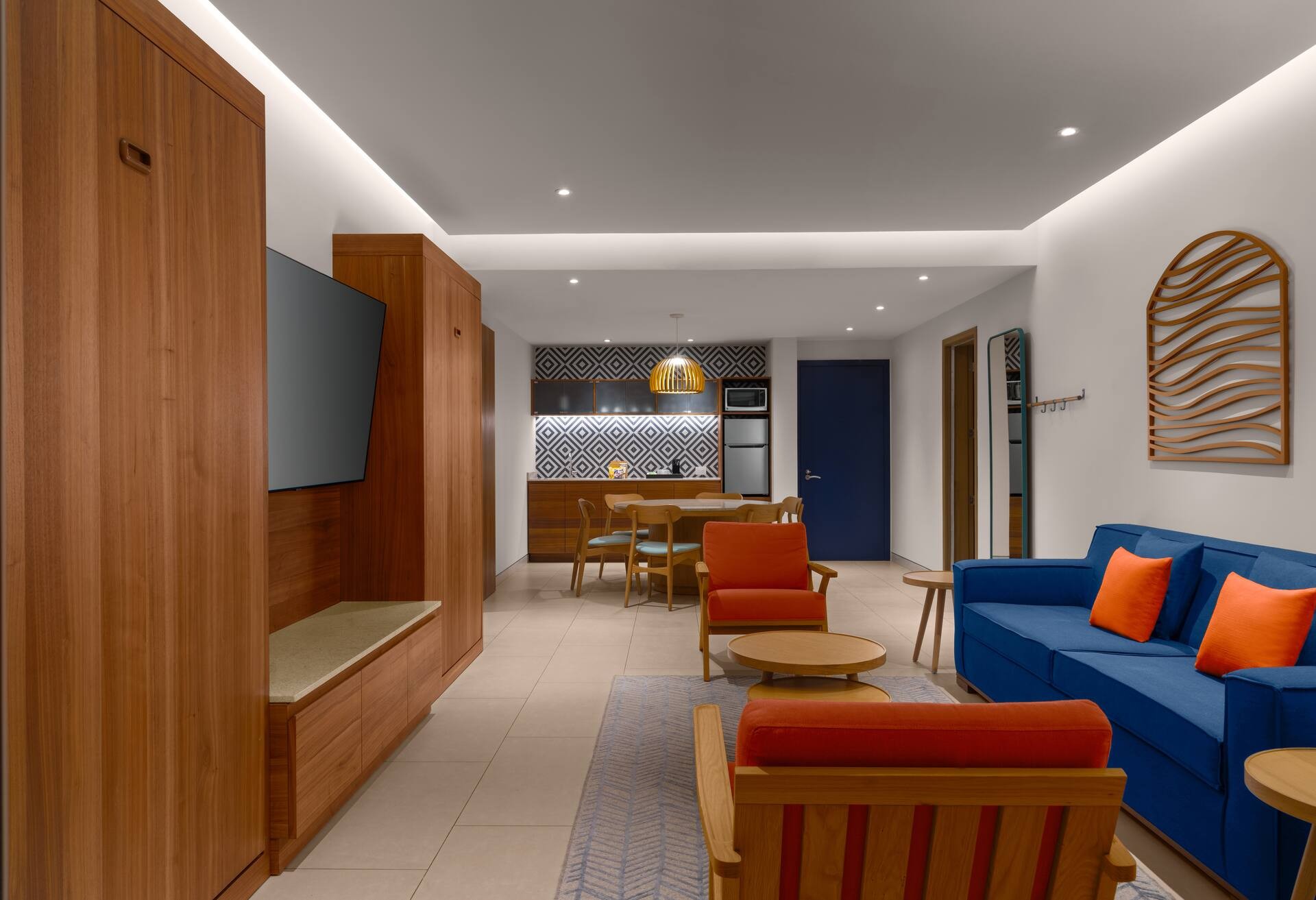 Enclave Beachfront King Room with Murphy (Non Smoking)