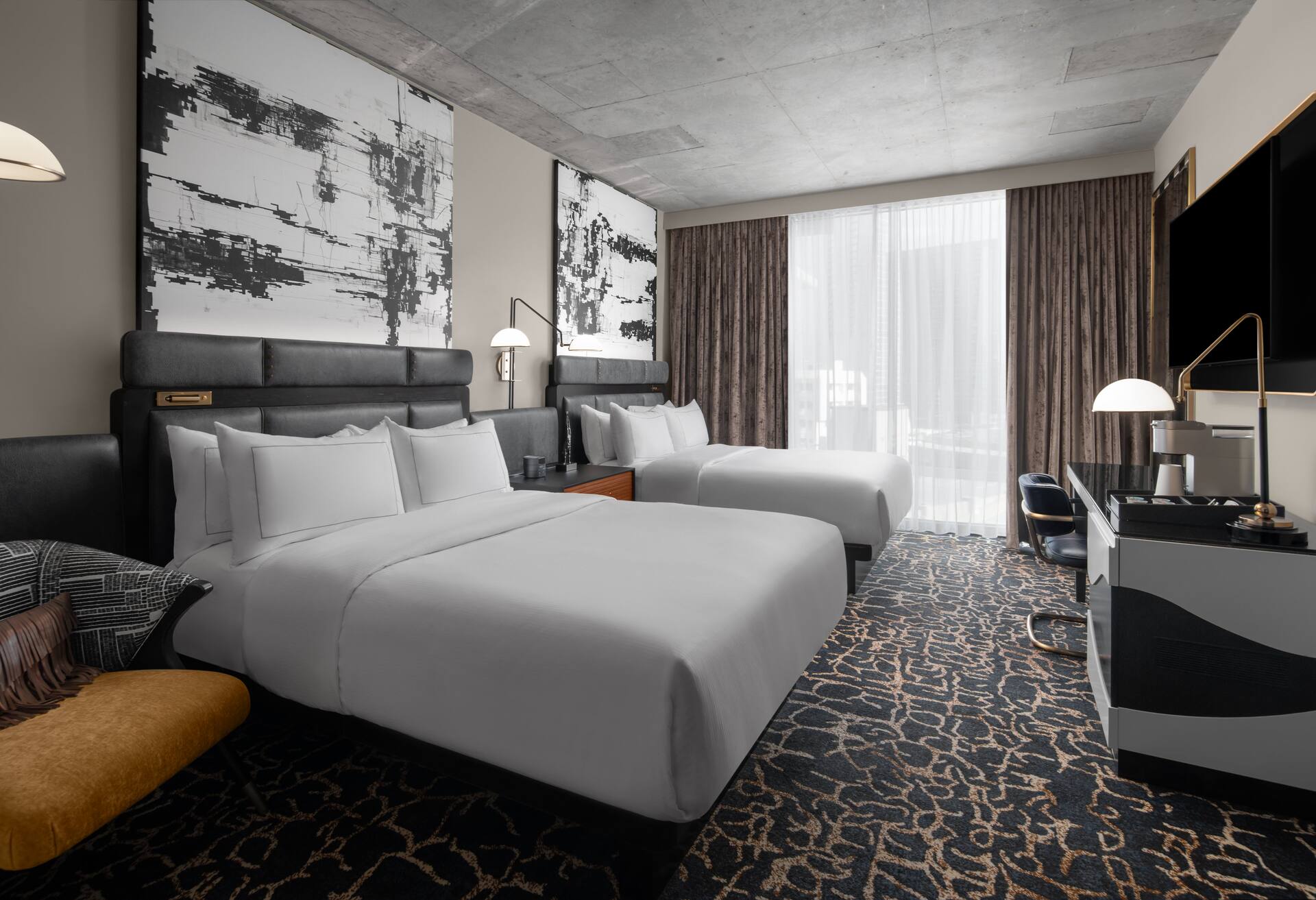 2 Queen Beds