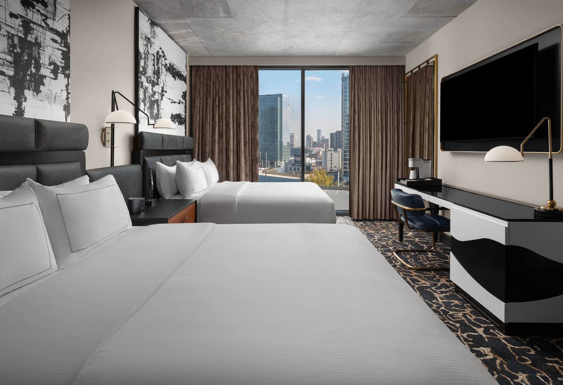 2 Queen Beds thumbnail 6