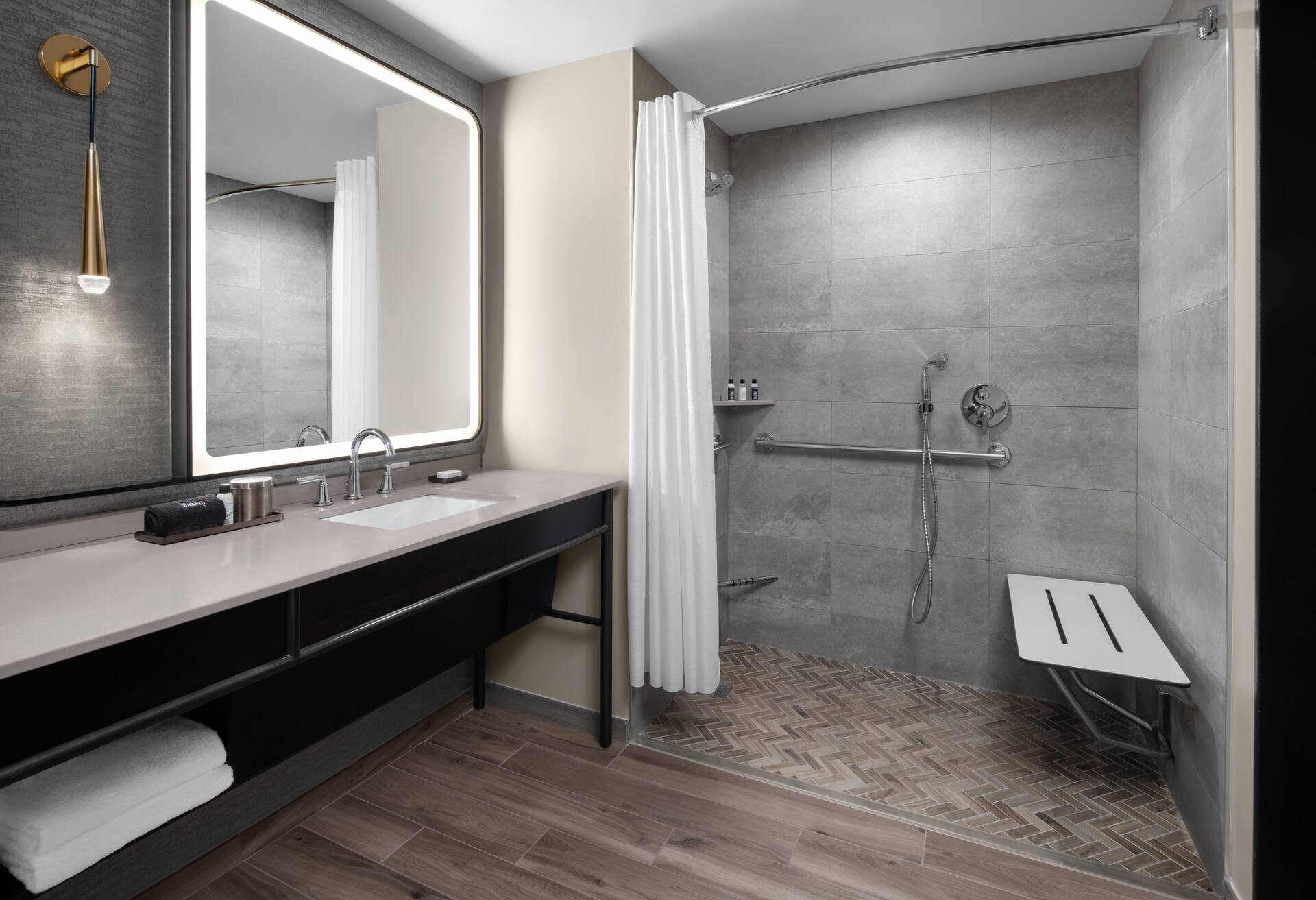 2Qn Mobility Accessible Rollin Shower City Vw