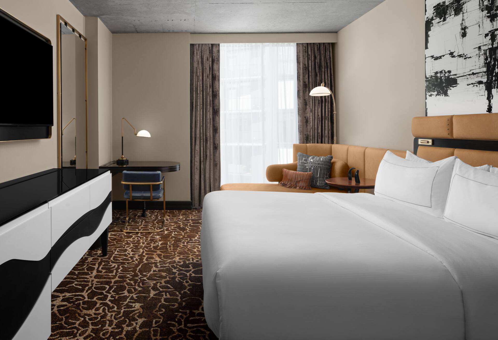 1 King Bed