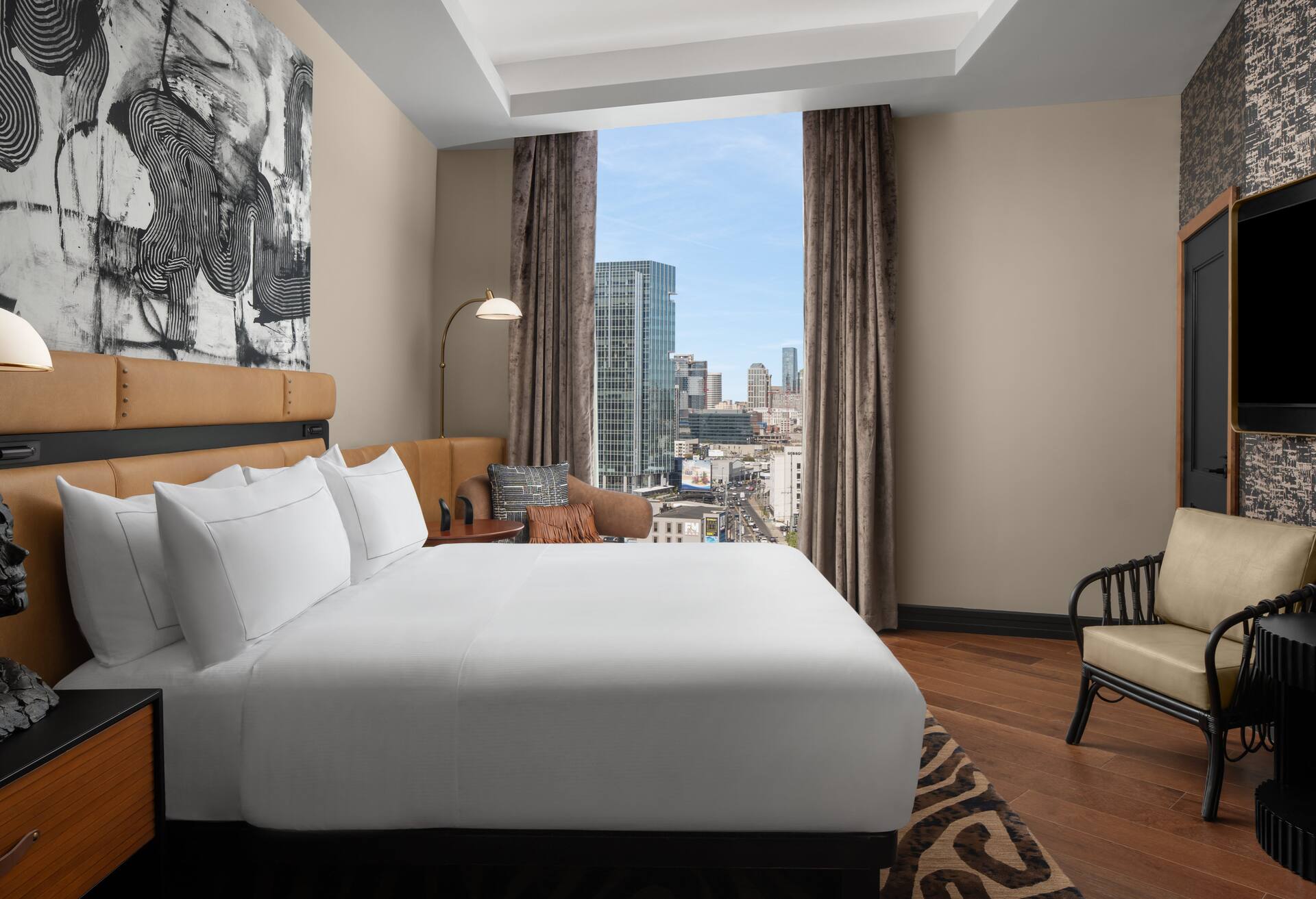 1 King Bed with City View