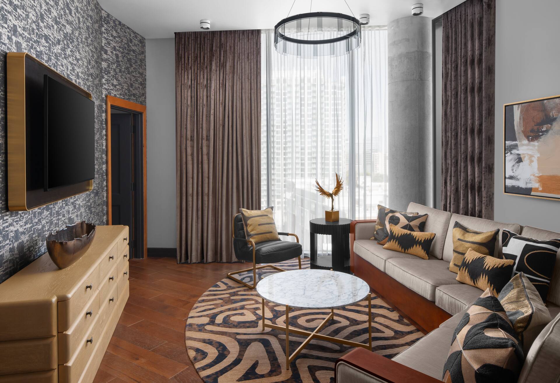 1 King Bed with City View