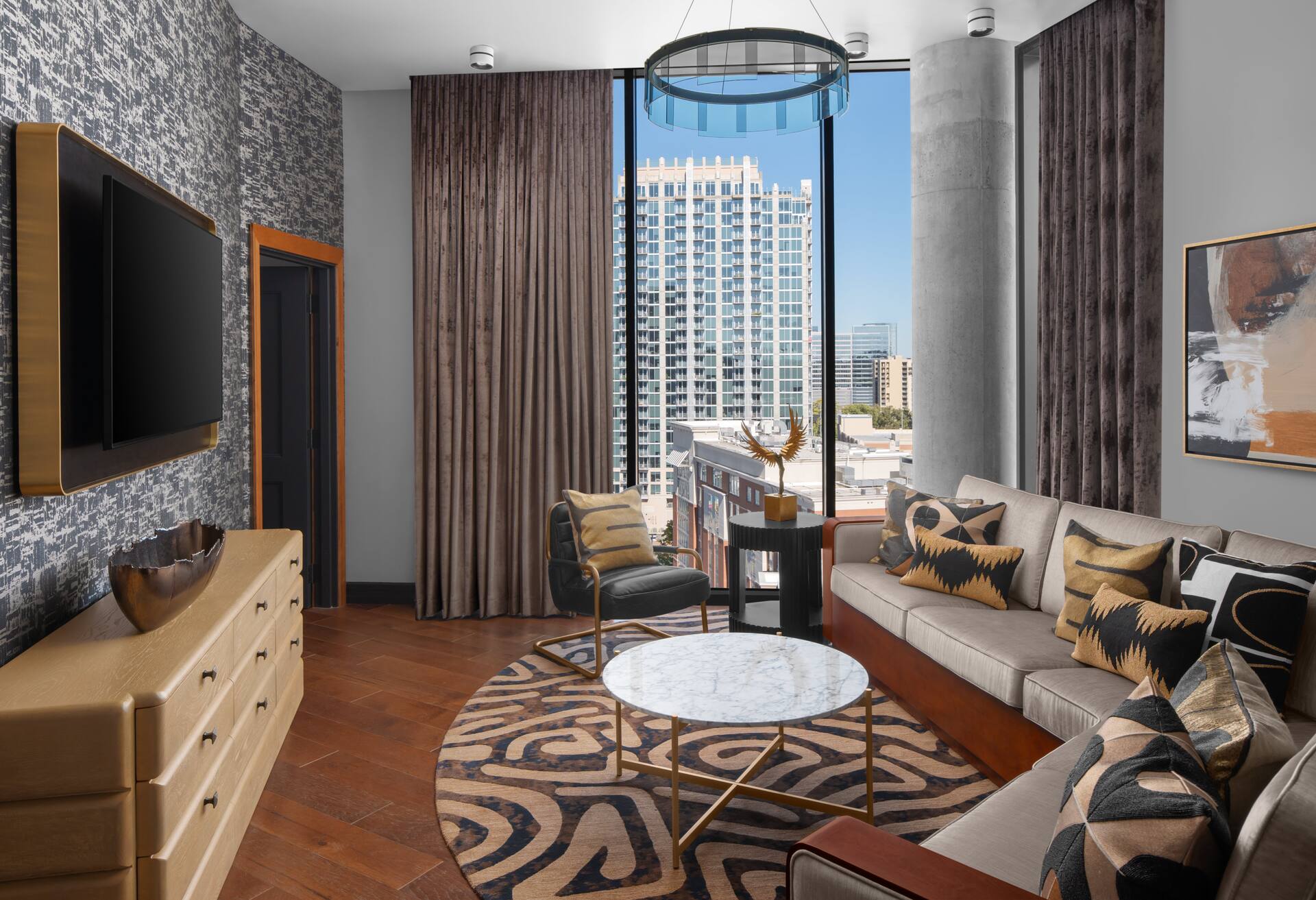 1 King Bed with City View