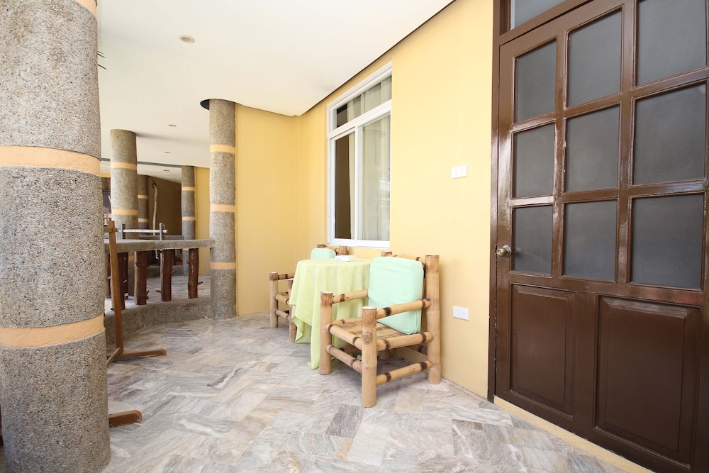 Standard Room - Photo 13