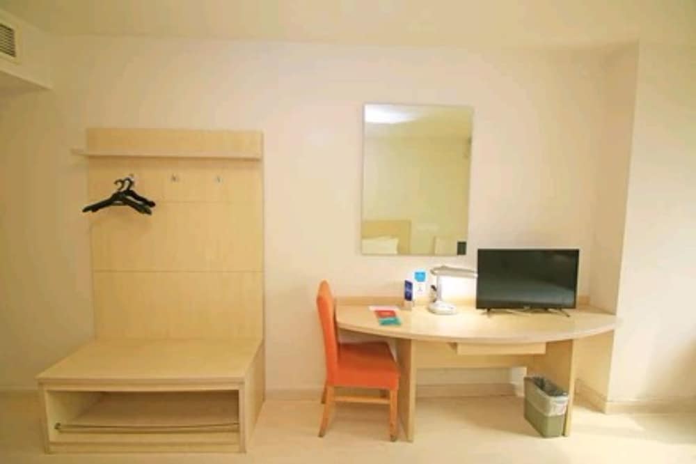 Business Double Room B photo 3