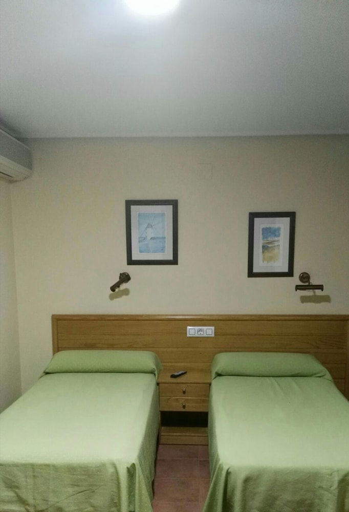Double or Twin Room photo 3