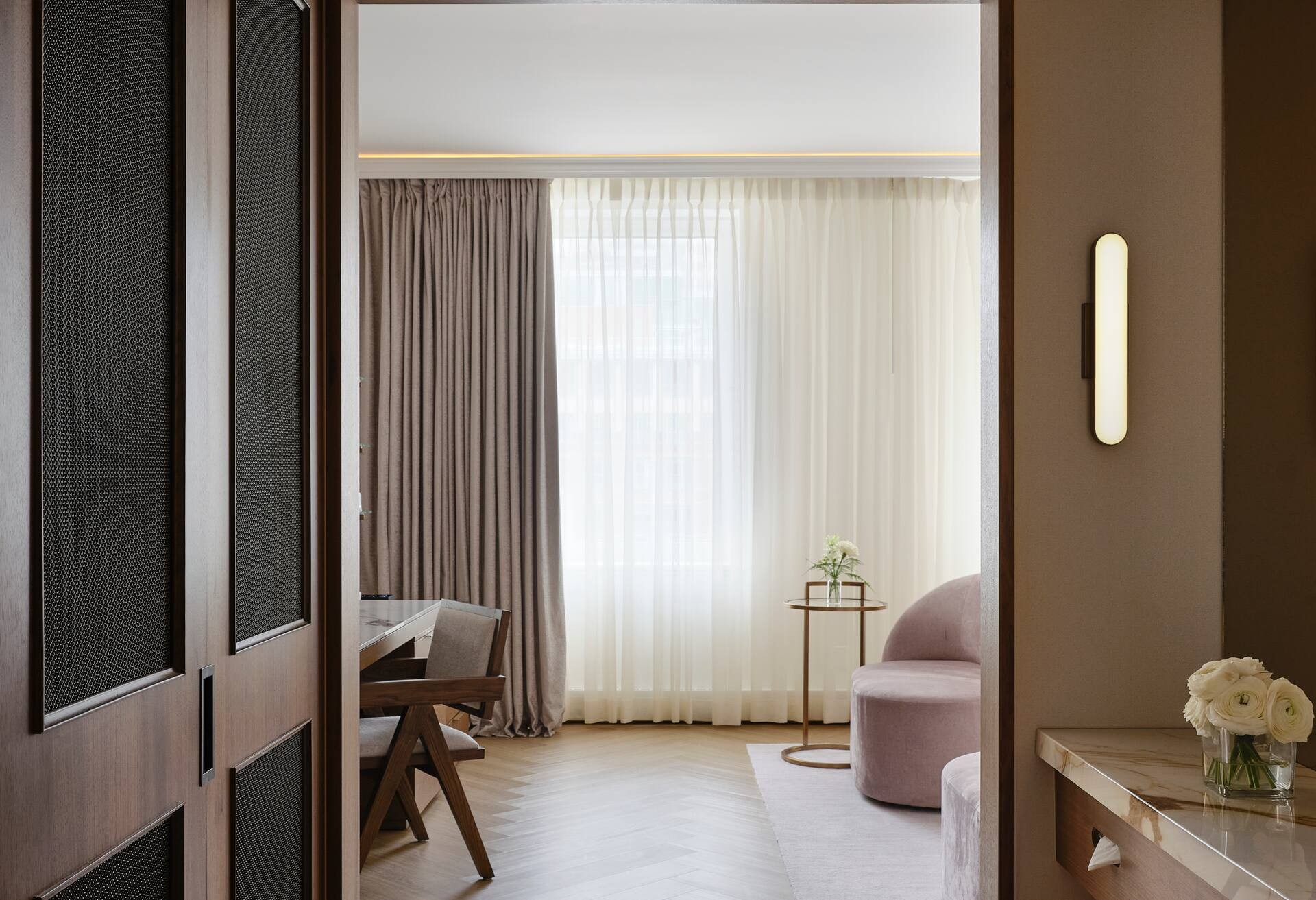 2 Double Beds