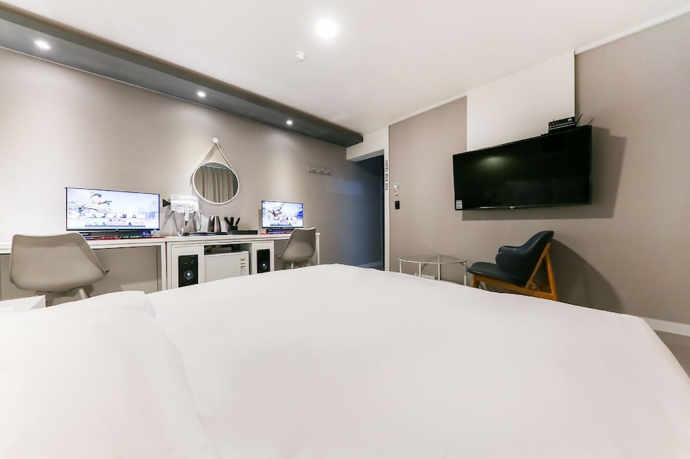 Premium Room - Photo 7