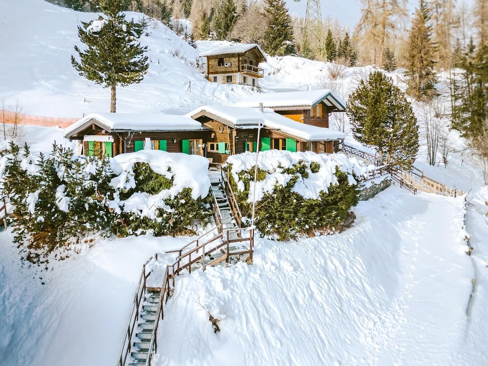 Chalet (3 Bedrooms) photo 1