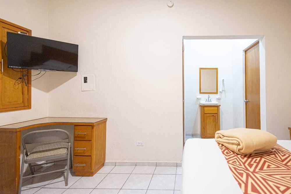 Standard Room, Non Smoking photo 3