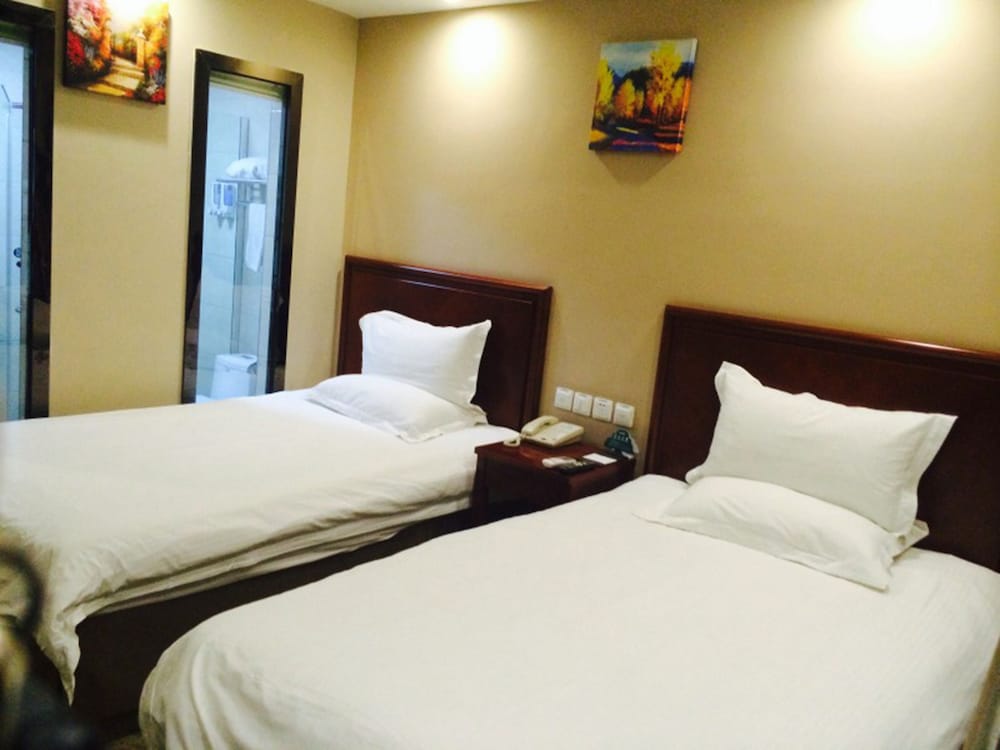 Standard Twin Room photo 3
