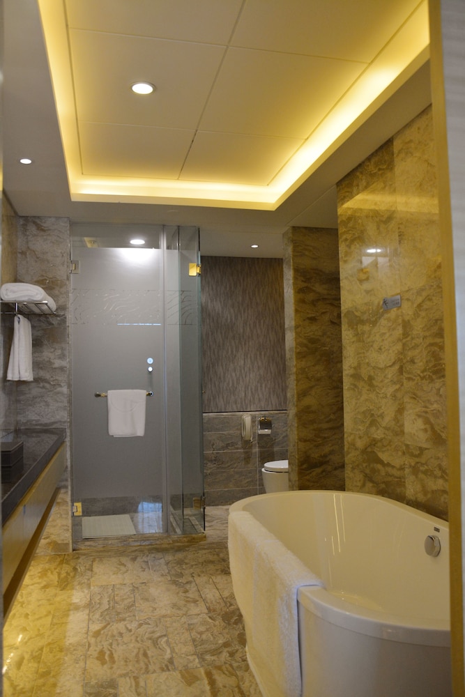 Business Suite photo 2