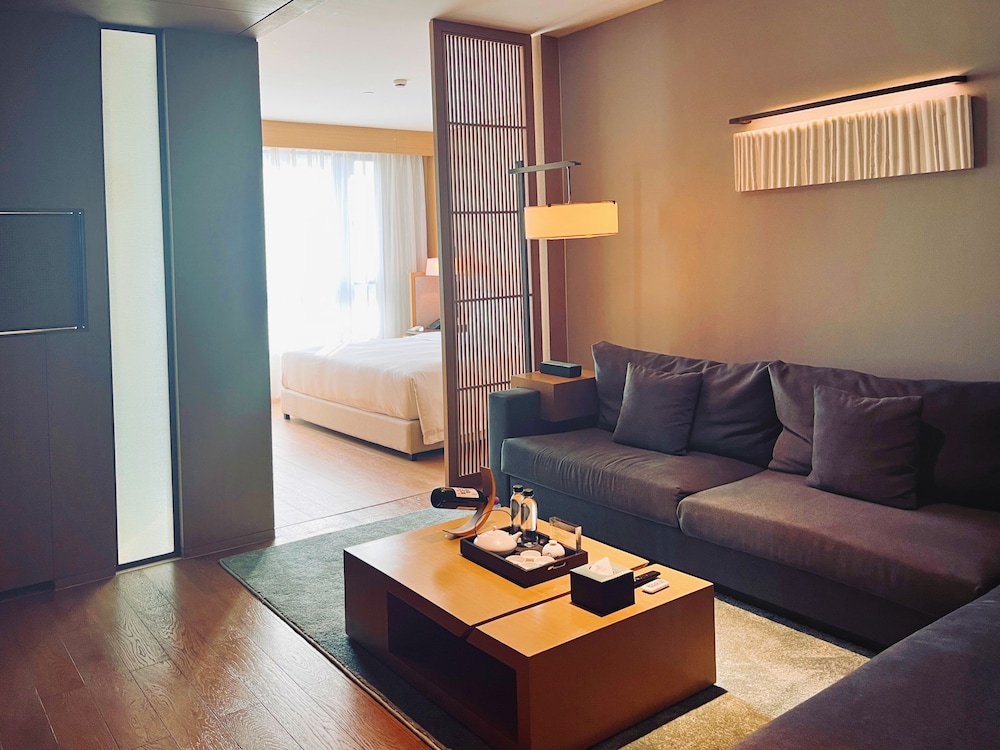 CEO Suite photo 1