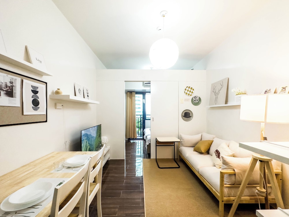 Standard Condo, 1 Queen Bed, Pool View