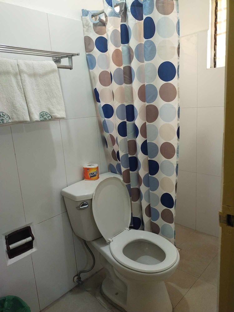 Basic Suite - Photo 6