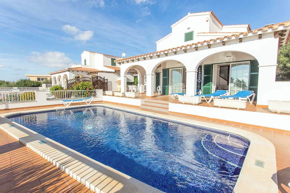 Villa (4 Bedrooms)
