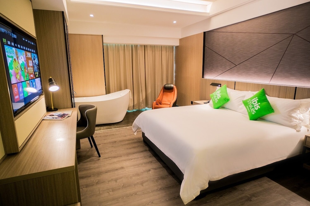 Deluxe Double Room, 1 Double Bed photo 3