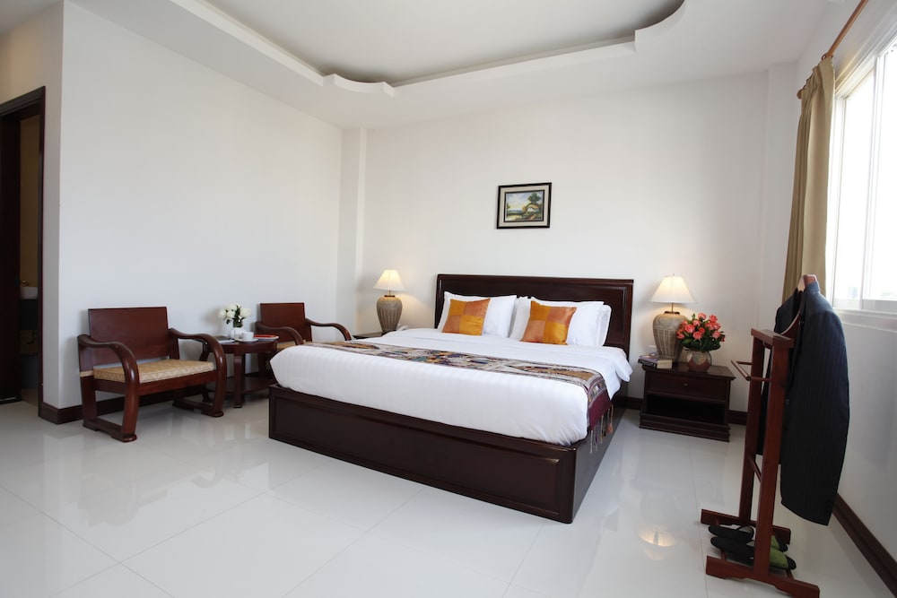 Deluxe Room - Photo 12