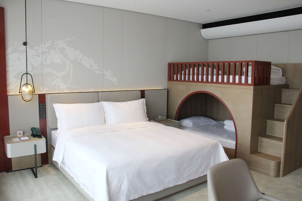 Family Room, Multiple Beds, Non Smoking photo 1