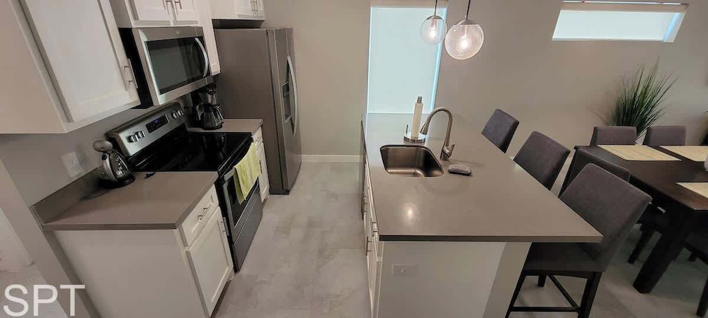 Condominium with Multiple Beds and Balcony (Non Smoking) photo 1