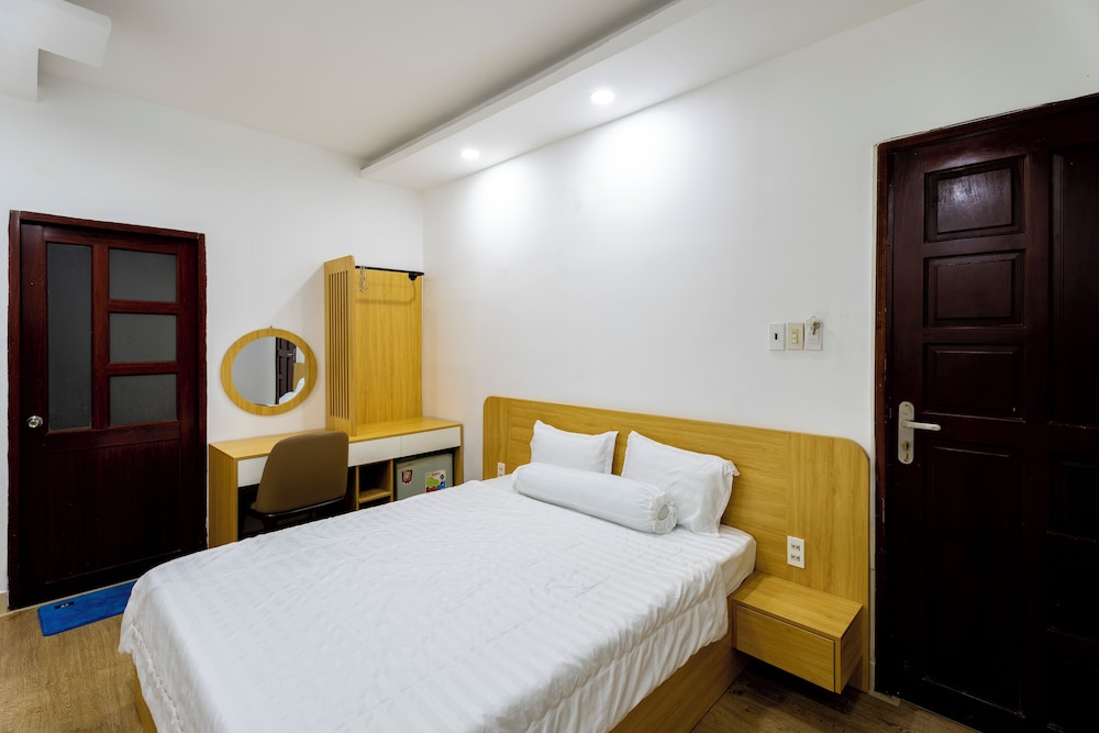 Suite, City View