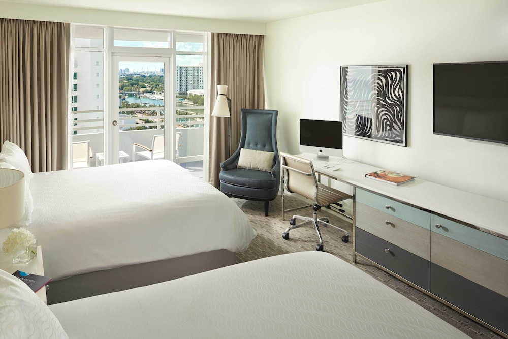 Deluxe Bayview Balcony Room, 2 Queen Beds