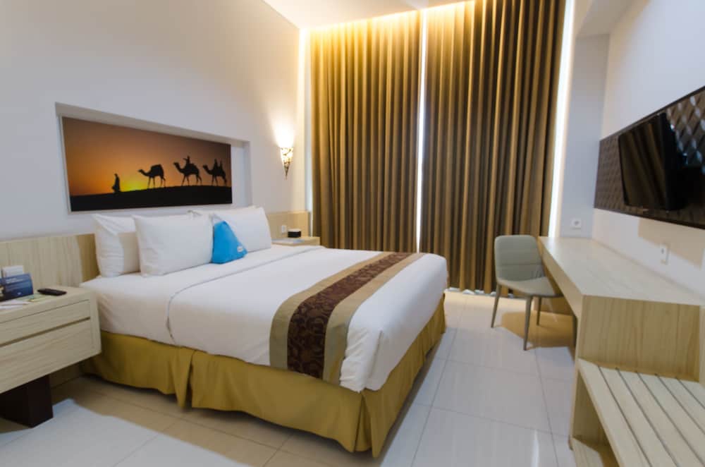 Deluxe Room, 1 King Bed - Photo 1