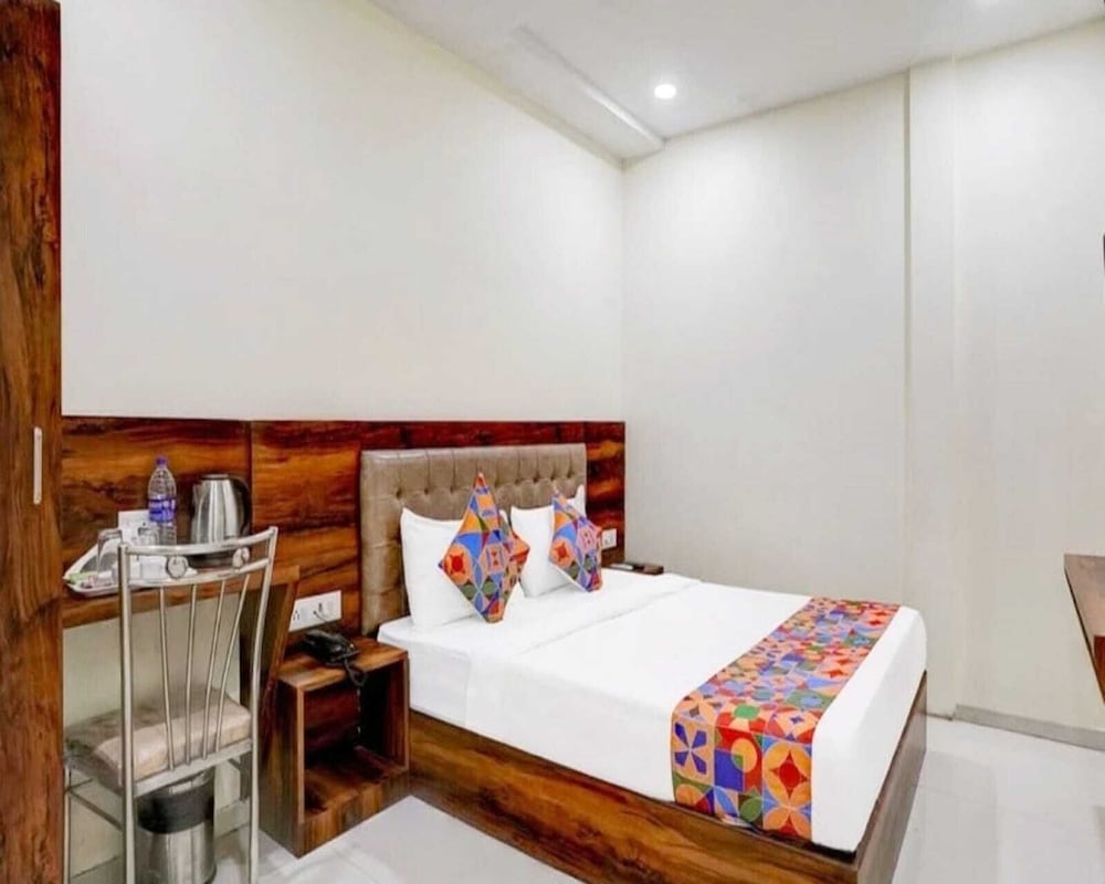 Deluxe Triple Room, City View photo 1