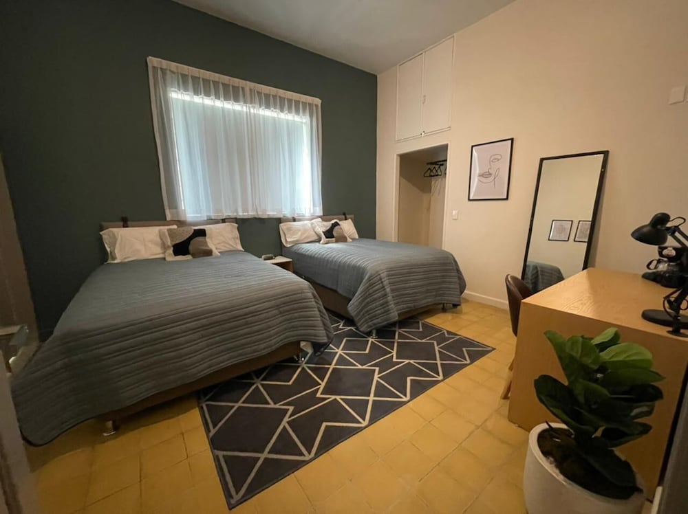Economy Quadruple Room (Almera 3)