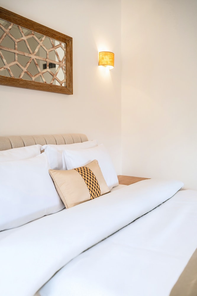 Traditional Triple Room, 1 Bedroom, Non Smoking, City View