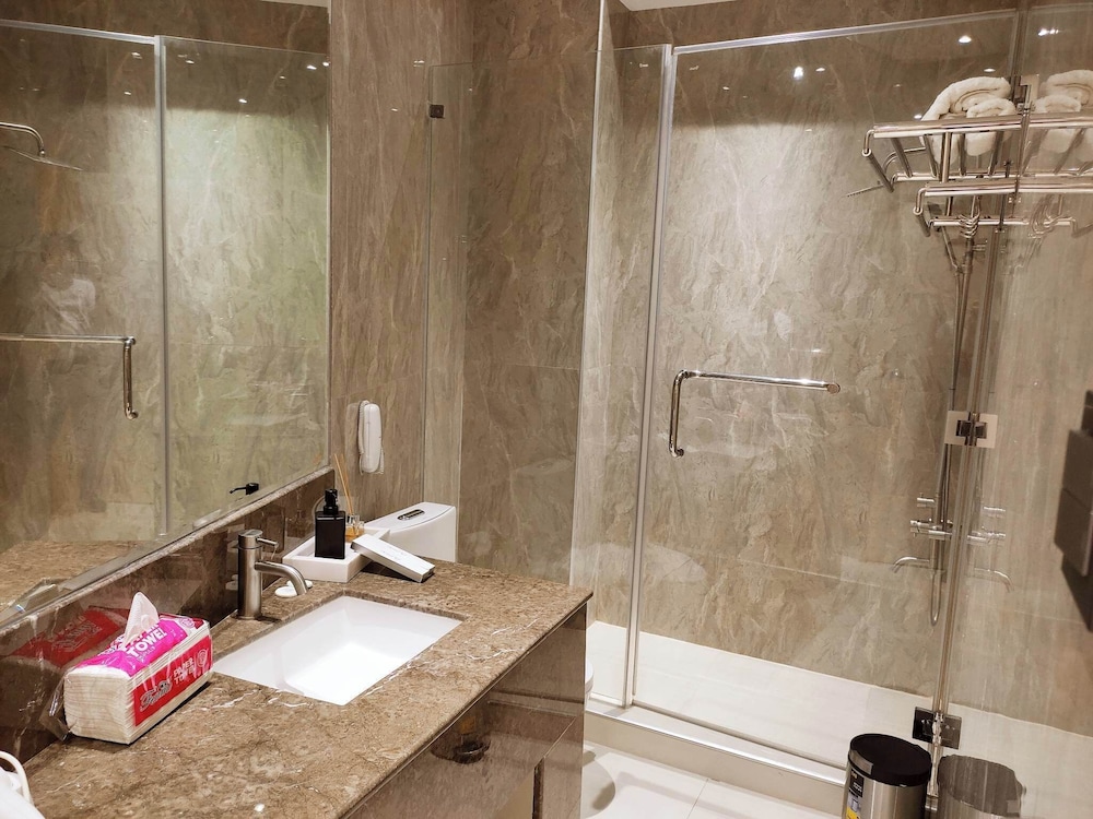 Superior Suite - Photo 2