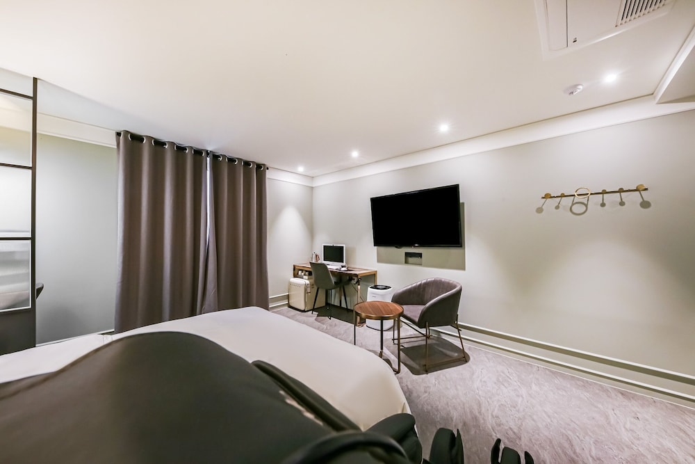 Classic Double Room - Photo 5