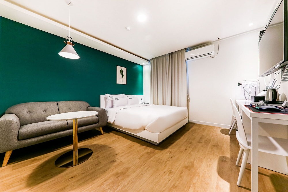 Deluxe Room - Photo 6