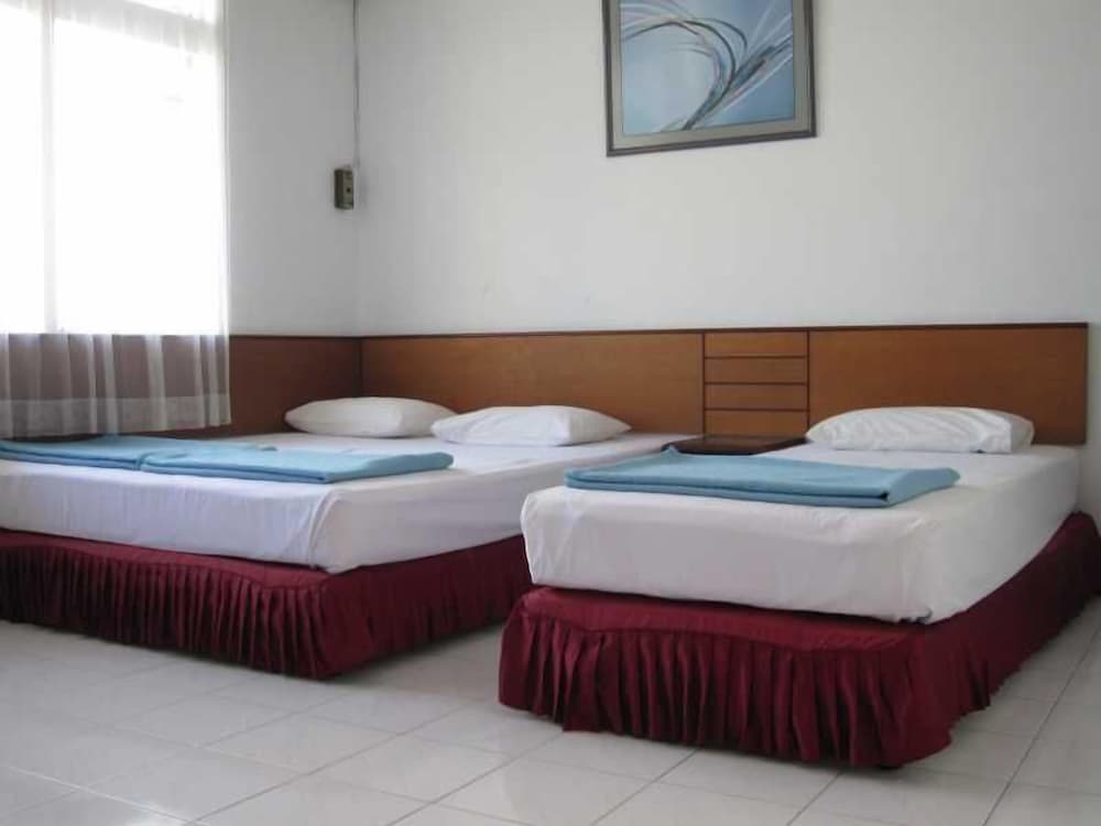 Deluxe Triple Room photo 3