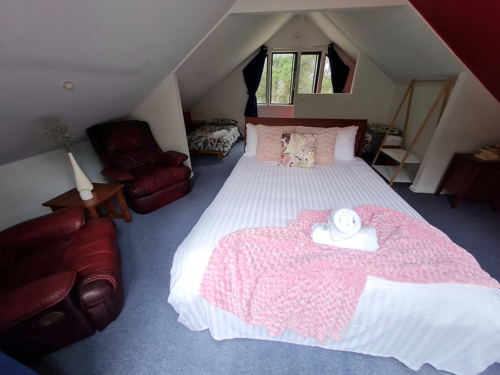 Family House, 2 Bedrooms, Accessible, Mountain View - Photo 8