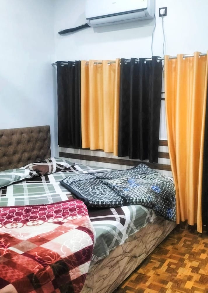 Deluxe Quadruple Room, City View photo 3
