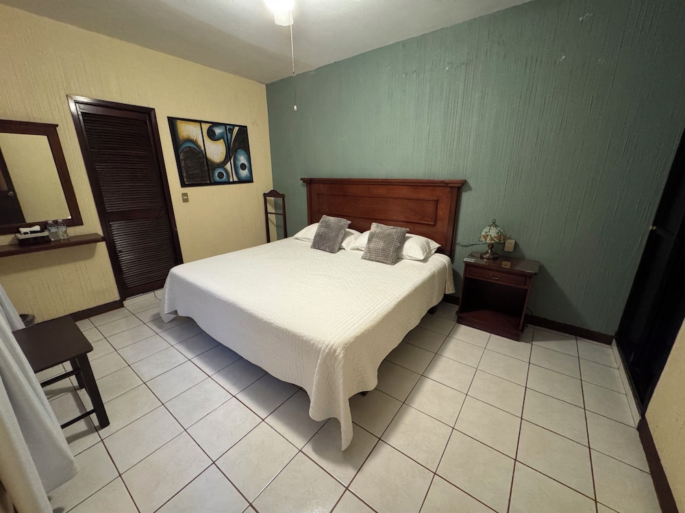 Comfort Room photo 2