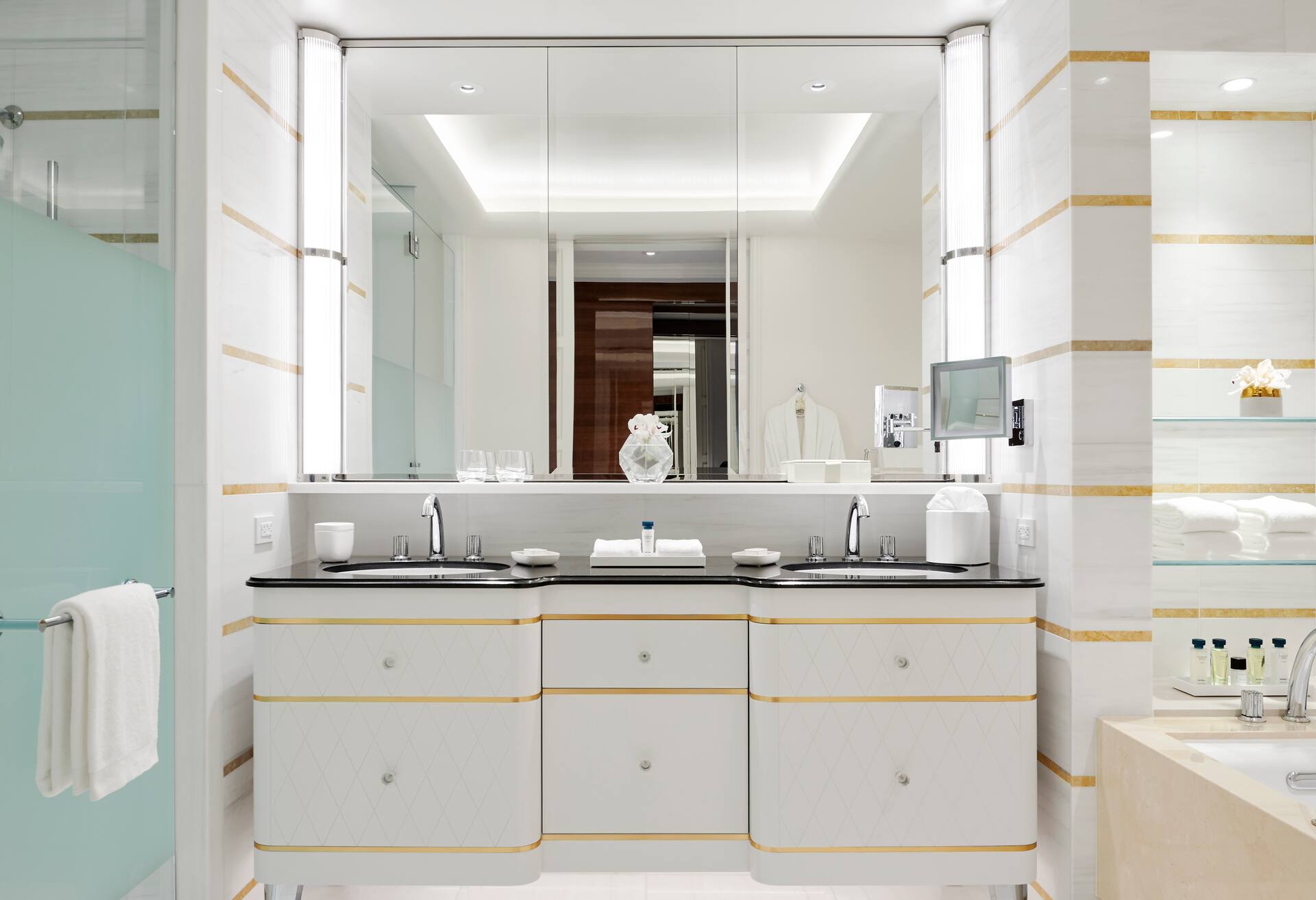 Deluxe King Room - Hearing Accessible