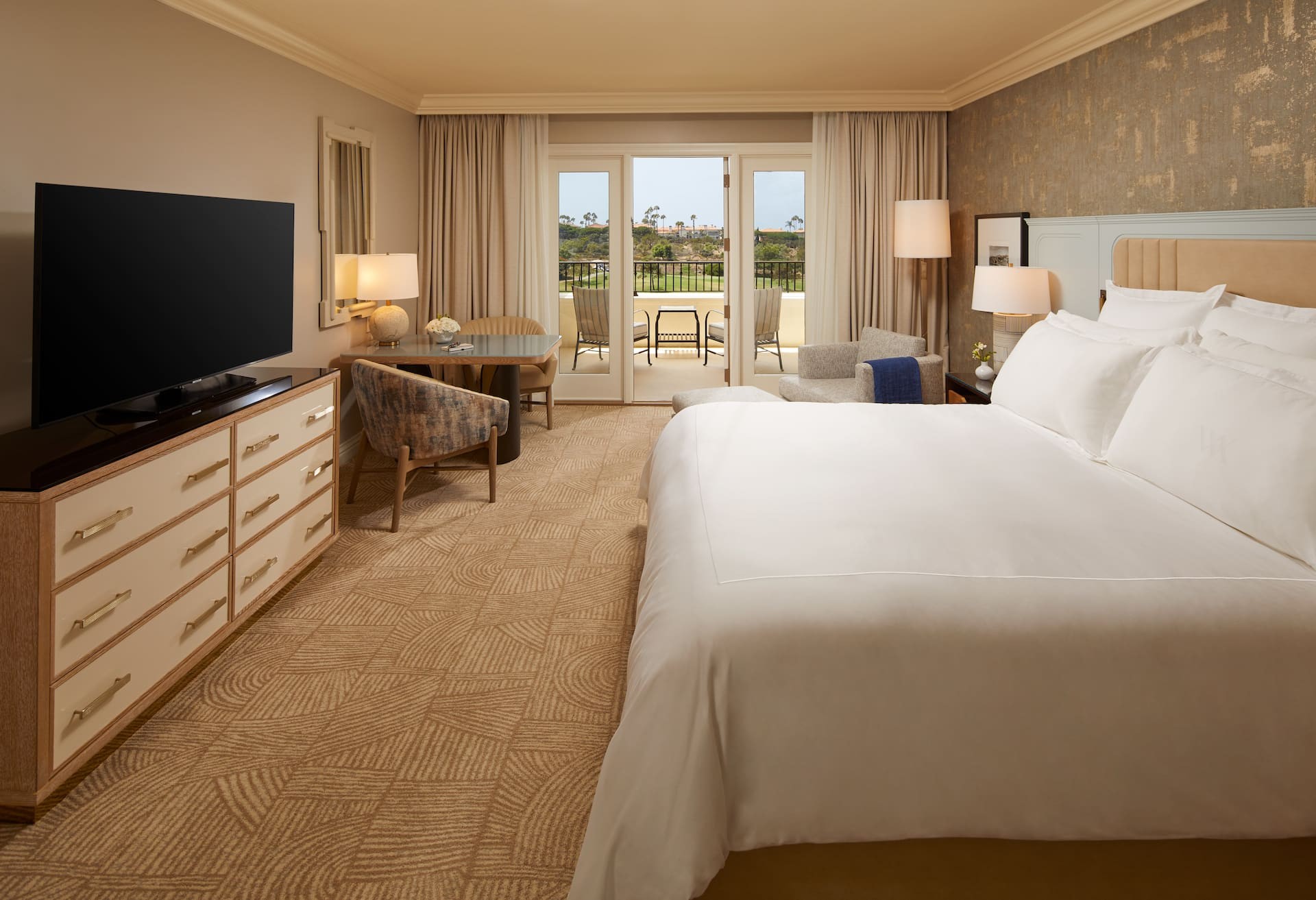 Deluxe Resort View 1 King Bed photo 1